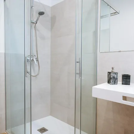 Ninesuites Cathedral Apartment