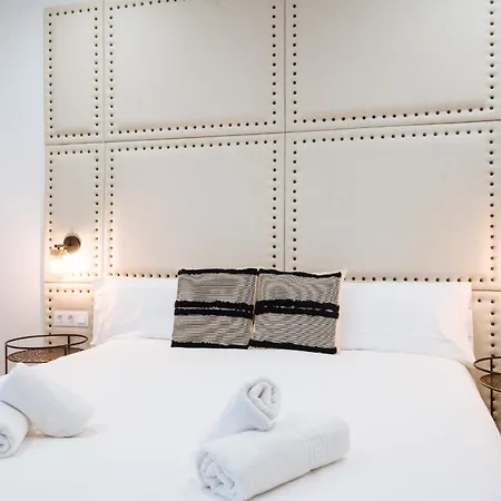 דירה Ninesuites Cathedral
